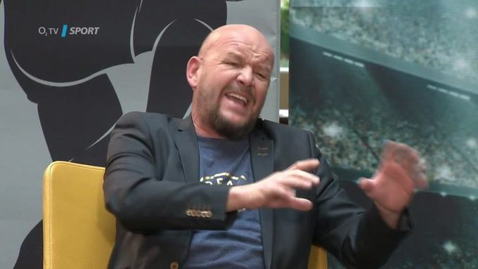 Památný fotbalový proslov herce Nečase (†59): Berbr? Estébáci? Ať už táhnou, je mi z toho zle Památný fotbalový proslov herce Nečase (†59): Berbr? Estébáci? Ať už táhnou, je mi z toho zle