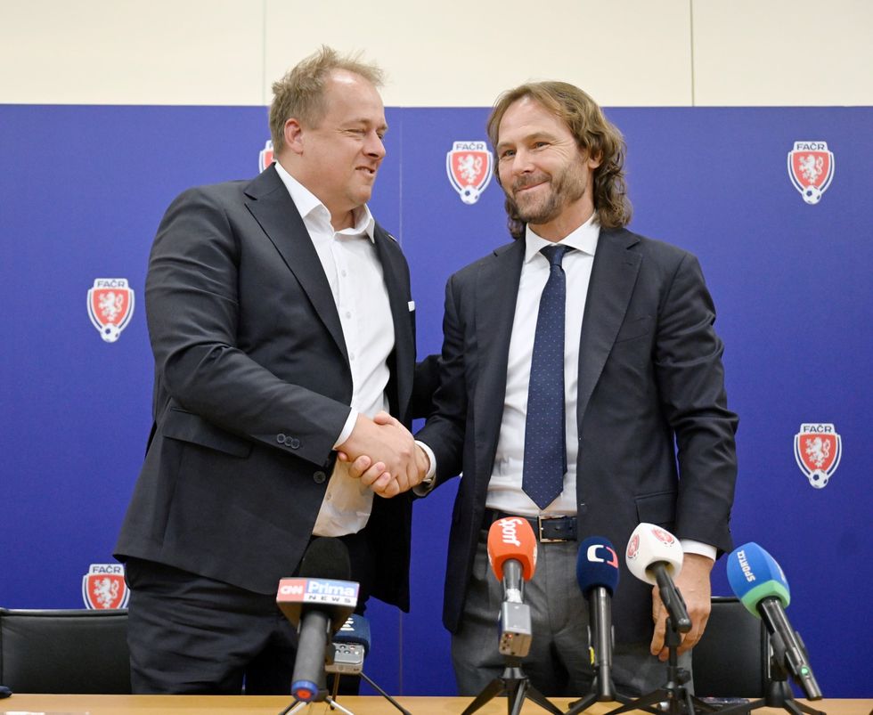 POLEMIKA: Zahraniční trenér už na baráž? ANO, vyřešme budoucnost. NE, Čech má výhodu... POLEMIKA: Zahraniční trenér už na baráž? ANO, vyřešme budoucnost. NE, Čech má výhodu...