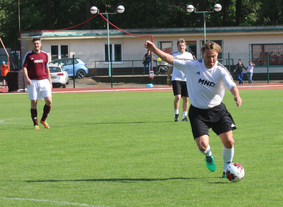 Pavel Nedvěd si utkání se starou gardou Hodonína užíval, dal dva góly a výrazně tak pomohl svému výběru k výhře 5:4.