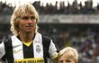 Pavel Nedvěd (12) - Mluví italsky líp než česky, za Juventus by položil život. Ale český trenér ho ukecal, aby hrál pro něj. Tátovi nemohl odmítnout...