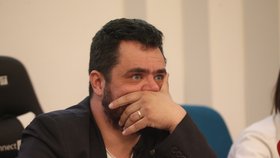 Pavel Novotný (ODS) hájil na zastupitelstvu v Řeporyjích pomník, který by uctil padlé vlasovce za pražského povstání (10. 12. 2019).