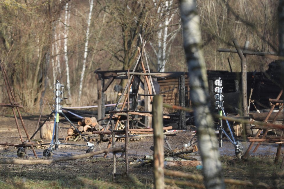 V Řeporyjích v noci na 10. prosince 2019 vyhořel skanzen.