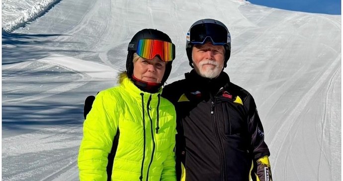 Prezident Petr Pavel a první dáma Eva Pavlová na lyžařské dovolené (únor 2026)
