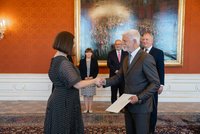 Pavel se po dovolené vrátil do úřadu: Na Hradě přijal nové velvyslance