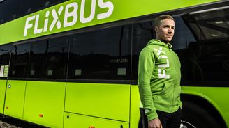 FlixBus zdražuje a chystá akvizice vyčerpaných dopravců, říká jeho český šéf Pavel Prouza