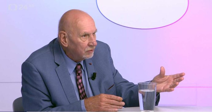 Bývalý předseda Ústavního soudu a politik Pavel Rychetský.