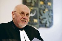 Rychetský: Advokáti mají dost prostoru pro praní špinavých peněz