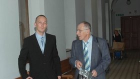 Pavel Šíma (vlevo) se svým právníkem