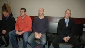 Pavel Šíma (zprava), Václav Špaček, Marek Kieft a Martin Peteřík na lavici obžalovaných