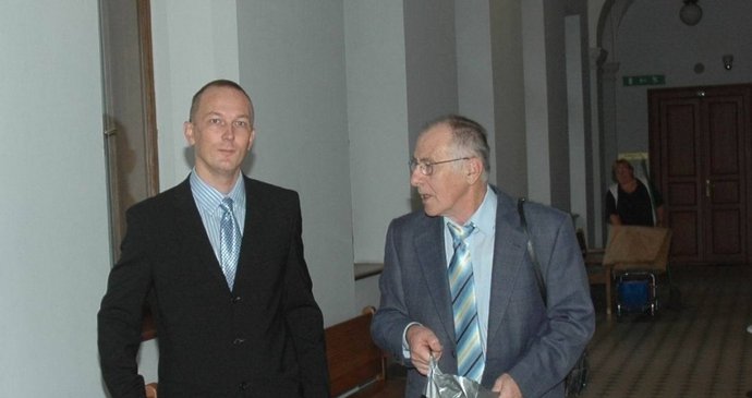Pavel Šíma (vlevo) se svým právníkem