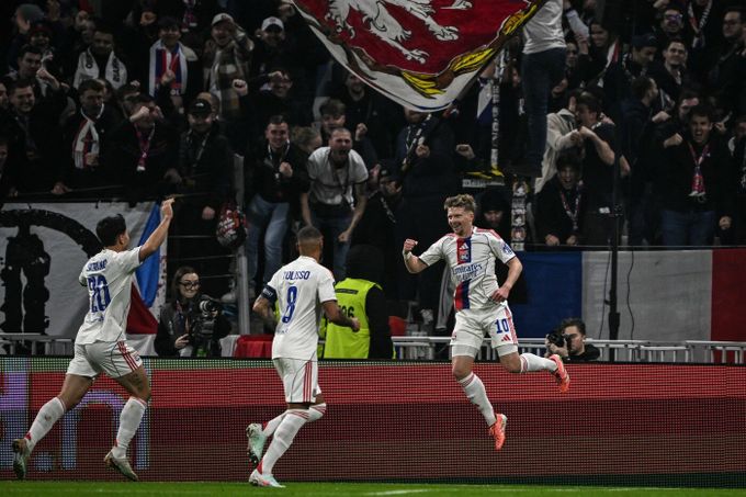 EL ONLINE: Šulc poslal Lyon do vedení. Horníček vynuloval Nice, Pech u výhry nad Lille EL ONLINE: Šulc poslal Lyon do vedení. Horníček vynuloval Nice, Pech u výhry nad Lille