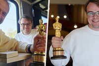 „Ztracený“ Oscar opět na cestách: Po Pavlovi se hrdina proti Putinovi setkal s českým senátorem