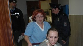 Dagmar Tauchenová poté, co ji policie na útěku postřelila.