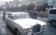 Trávníček s rolls-roycem riskuje: Nemá platnou SPZ!