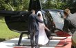 Nejtěžší prý bylo, dostat nevěstu do vrtulníku a pak ven.