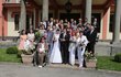 Na svatební hostině bylo přesně 39 hostů.