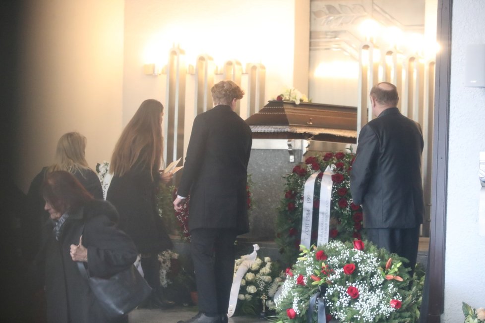 Pohřeb dabéra Pavla Vondry