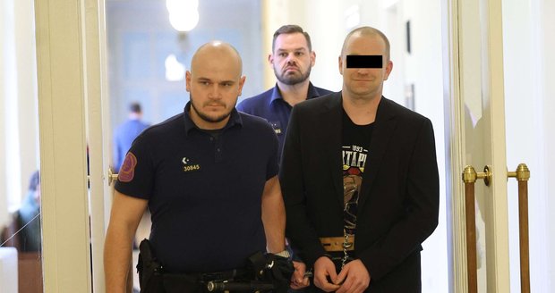 „Ukrajinci táhněte na Ukrajinu," křičel Pavel Z. při útoku s nožem. Že napadl Bělorusa, zjistil až na policii