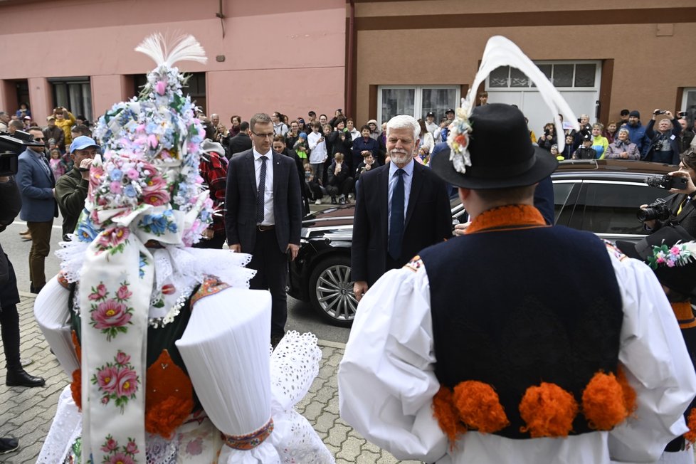 Prezident Petr Pavel si prohlédl v rámci dvoudenní návštěvy Zlínského kraje Ostrožskou Lhotu. (17. 4. 2024)