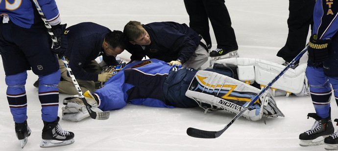 Ondřej Pavelec v péči lékařů