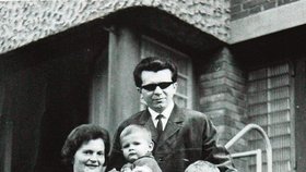 Teplice nad Bečvou 1968 – manželé se syny Karlem (vpravo) a Markem