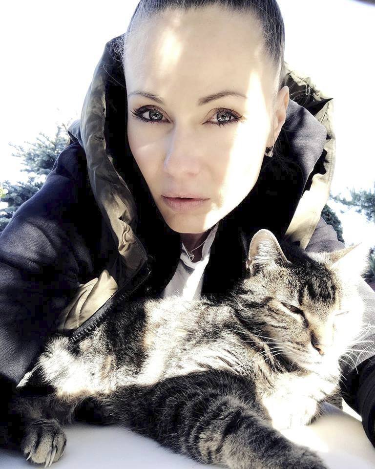Kočky se herečce Pavle Vitázkové líbí už od dětství. Kocour Moris je domácím mazlíčkem  a nedílnou součástí rodiny.