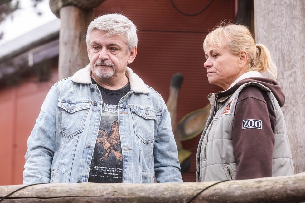 Zoo - Dějová linka mezi seriálovými manželi Suchánkem a Tomicovou  nejspíš zůstane nedořešená.
