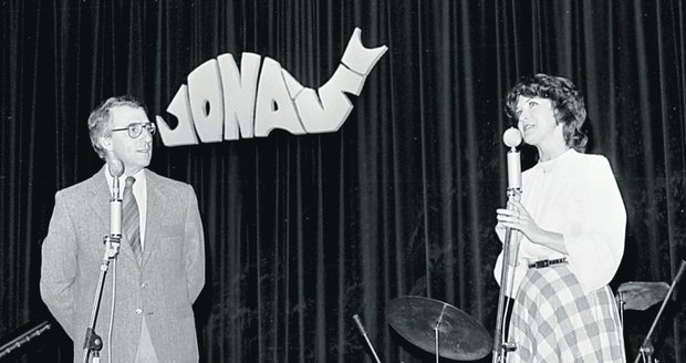 Rok 1984: Karel a Pavlína na vystoupení.
