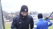 Zimní příprava Varnsdorfu: Pavlo Rudnytskyy se svými spoluhráči zdolává několikrát a různými způsoby schody na hlavní tribuně Slovanu.