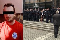 Pohřeb zabitého policisty Pavla (†31): Zůstaň se mnou!, znělo smutečním sálem