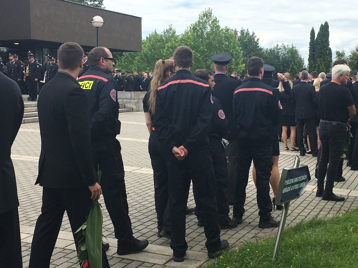 Poslední rozloučení s ostravským policistou Pavolem K. (†31), kterého v Praze zabila zfetovaná a opilá řidička Jitka R. 