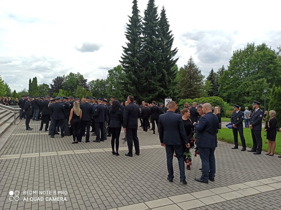 Poslední rozloučení s ostravským policistou Pavlem K. (†31), kterého v Praze zabila zfetovaná a opilá řidička Jitka R.