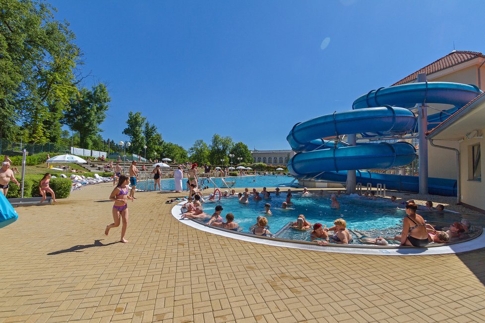 Hotel Pawlik-Aquaforum nám ukázal své zařízení krůček po krůčku. Kromě čtyřhvězdičkového resortu nabízí i méně luxusní hotely