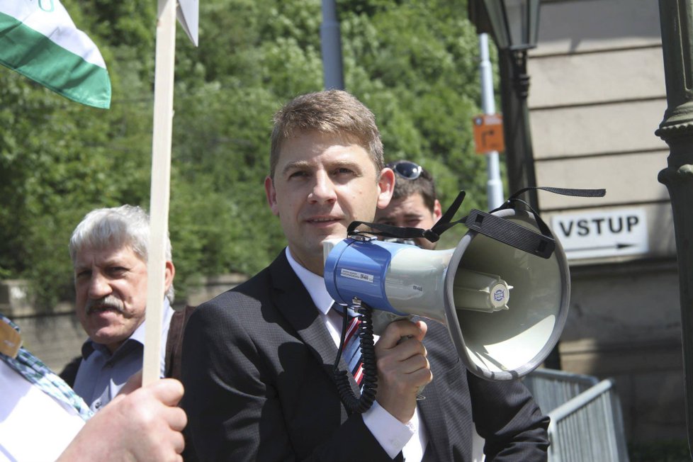 Jiří Payne (v pozadí) s Petrem Machem. Mach skončil v europarlamentu kvůli sněmovním volbách, Payne se stal jeho nástupcem na tomto místě.