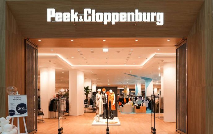 Německý módní řetězec Peek & Cloppenburg obsadí prostory na adrese Na Příkopě 14, kde dříve sídlilo britské hračkářství Hamleys a následně zábavní dům The Playground. Německý módní řetězec Peek & Cloppenburg obsadí prostory na adrese Na Příkopě 14, kde dříve sídlilo britské hračkářství Hamleys a následně zábavní dům The Playground.