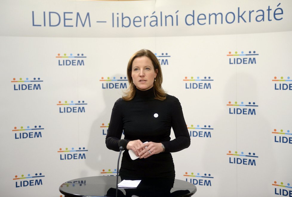 Karolina Peake už je  dnes mimo politiku. Bývalá členka Věcí veřejných si později založila platformu LIDEM, která podporovala koaliční vládu Petra Nečase, dnes se věnuje advokacii.