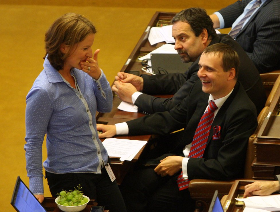 Karolína Peake už je už dnes mimo politiku. Bývalá členka Věcí veřejných si později založila platformu LIDEM, která podporovala koaliční vládu Petra Nečase. Dnes se věnuje advokacii.