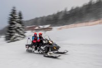 Lyžaře (60) v Peci pod Sněžkou přejela rolba! Letěl pro něj vrtulník