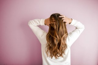 Jak připravit vlasy na úpravu? Buďte pečlivé!