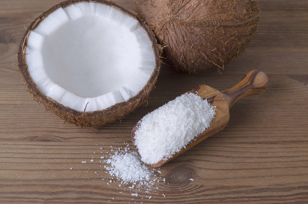 Příště zkuste formu místo mouky vysypat třeba strouhaným kokosem nebo mletými ořechy