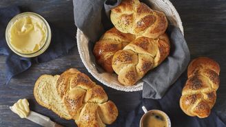 Terapie pečením: Křupavé domácí housky s mákem! Terapie pečením: Křupavé domácí housky s mákem!