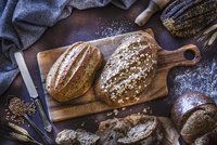 Starý chleba rozhodně nevyhazujte. Vyřeší nehody v kuchyni i jinde!