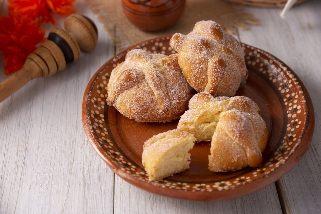 V Mexiku se na Dušičky peče chléb mrtvých – pan de muerto