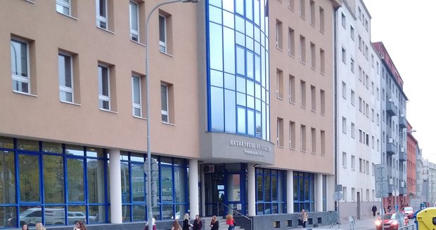 Ošklivé trojúhelníkové prostranství před sídlem Pedagogické fakulty Masarykovy univerzity se dočká proměny