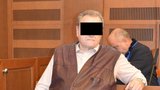 Chlípný děda (74): Holčičky lákal na pohádky a hry, a pak je znásilnil!