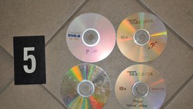 Zabavené disky s dětskou pornografií