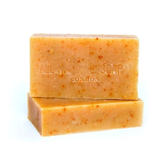 ALL NATURAL SOAP Povzbuzující citrusový peeling, 195 Kč, koupíte na www.greenwave.cz