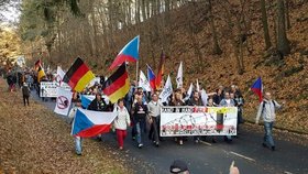 PEGIDA uzavřela německo-české hranice.