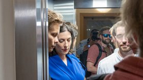 Předsedkyně TOP 09 Markéta Pekarová Adamová přichází do volebního štábu ANO.