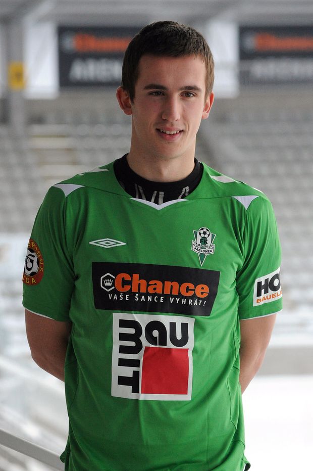 Tomáš Pekhart se upsal severočeskému celku na 3,5 roku. Jablonec za něj zaplatil 20 milionů korun. Tomáš Pekhart se upsal severočeskému celku na 3,5 roku. Jablonec za něj zaplatil 20 milionů korun.